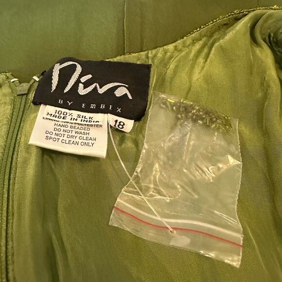 Vintage Diva by Embex Silk Green Beaded Zip Back Sleeveless Blouse sz 18=L NWOT - Picture 12 of 12